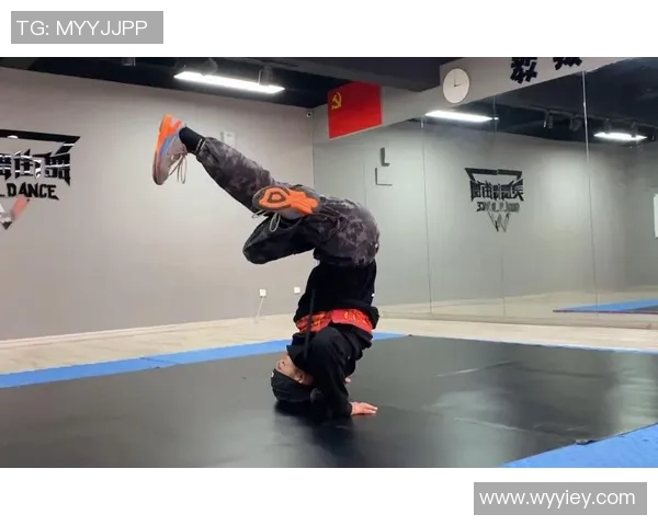 街舞战术解析：深入探讨北京街舞队的团队协作与创新策略