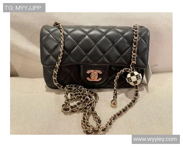 探索Chanel足球CF的时尚魅力与运动精神完美结合的独特之旅