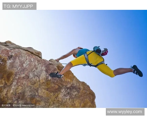 杭州极限运动队在世界攀岩锦标赛中以90分稳居积分榜首位